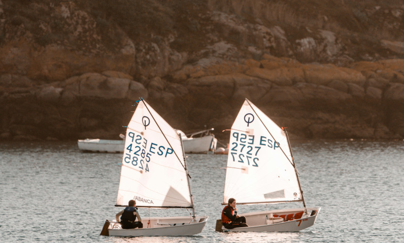 Activités nautiques à Roscoff voile dériveur.jpg